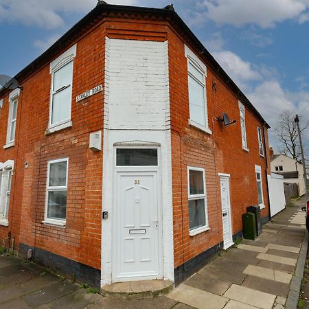 Villa 33 Stanley Road Northampton Exterior foto